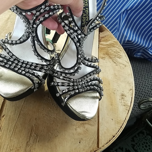 E Live from The Red Carpet Platforms - Picture 5 of 8